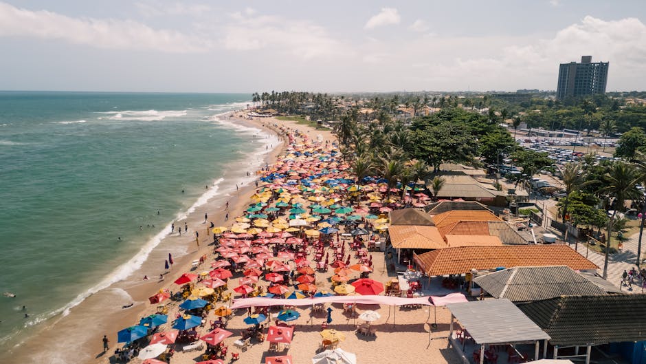Torcedores do Bahia e Fluminense se encontram em Lauro de Freitas, Bahia, Brasil.