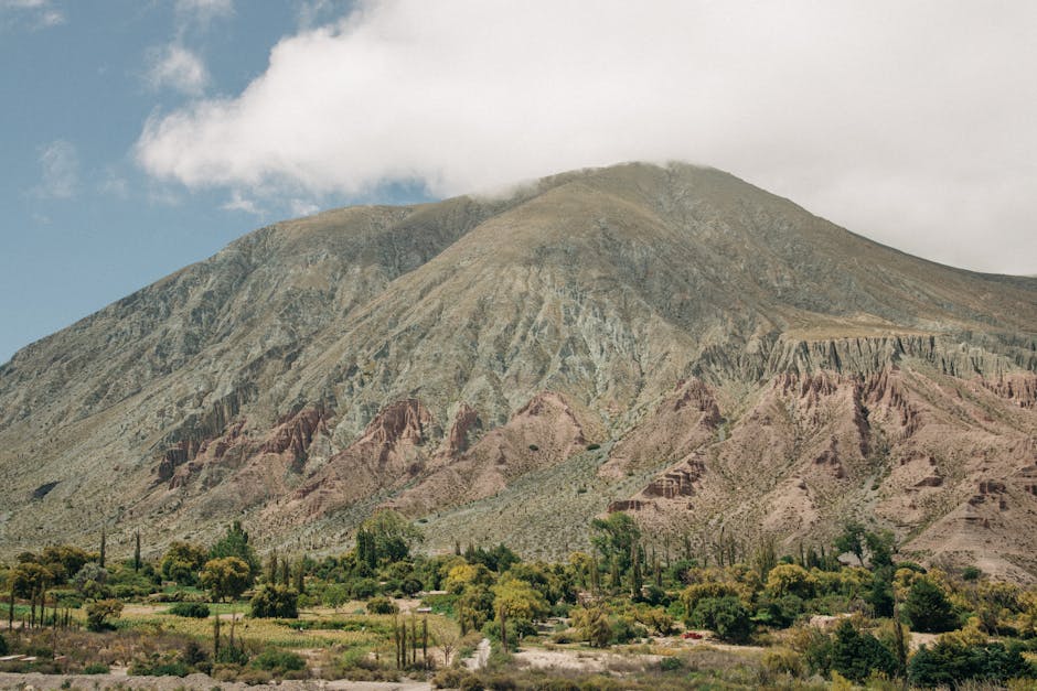 Cerro Porteño: Descubra as cores vibrantes e formações únicas das montanhas paraguaias.