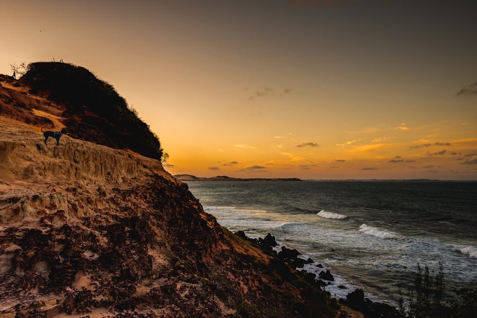 Pôr do sol dramático sobre a fronteira entre Brasil e Paraguai em Ponta Porã.